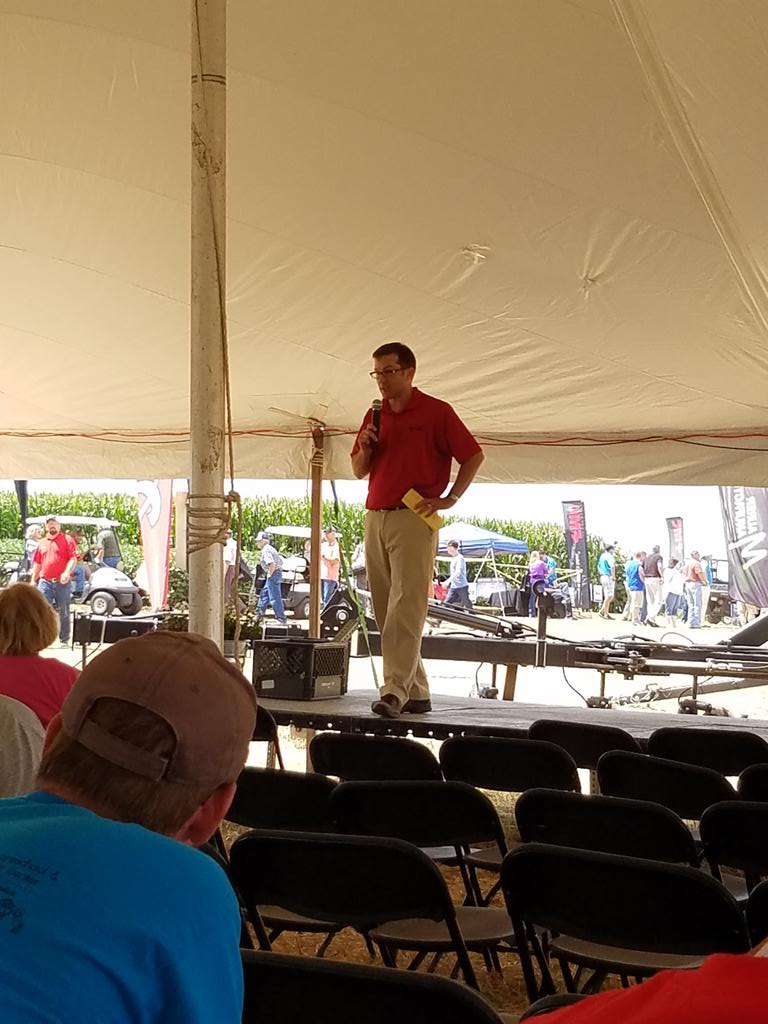Asgrow_DEKALB's tweet photo. Matt Helms talking pipeline advancements like #nemastrike &amp; #agmicrobials https://t.co/Y8IYFXAEzr