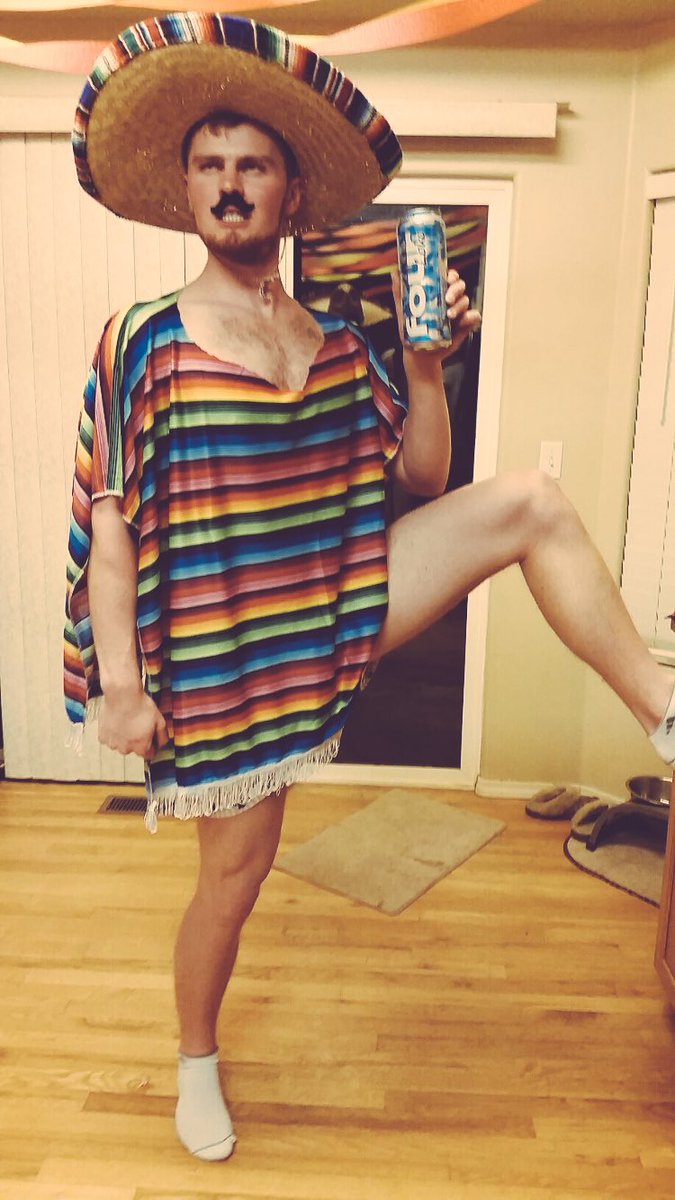 kyliestreet26's tweet photo. Happy day of birth Senior brigzzzzz 😻 #bff #loco #feeling22 https://t.co/C9y0FezVPy