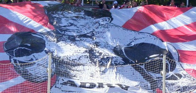 bukaneros92's tweet photo. Ayer se cumplieron 25 años de la noche en que Vallekas rozó la gloria con los puños de Poli. https://t.co/IXXLkTg8T7