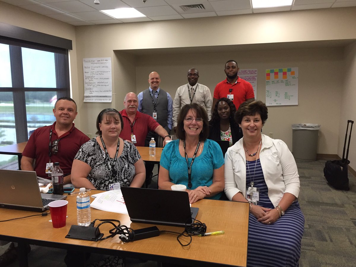 PentonLance's tweet photo. Buddy Herrell leading #NFLDIV #Orlando team members to be #LEAN and efficient #BuddyRocks @HCA_IT @PoincianaMedCtr https://t.co/6qBV26SVvG