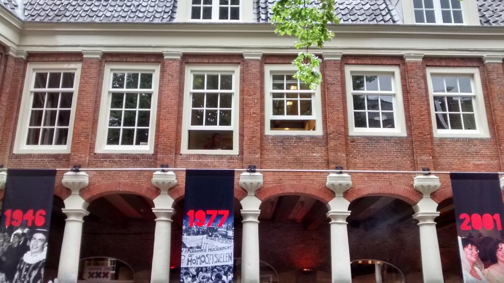 remembermyhat's tweet photo. De Shakespeare Club, Amsterdam, for end-of-day drinks #EuroBiReCon more architectural joys + LGBT history joys https://t.co/1hGGE3aM3A