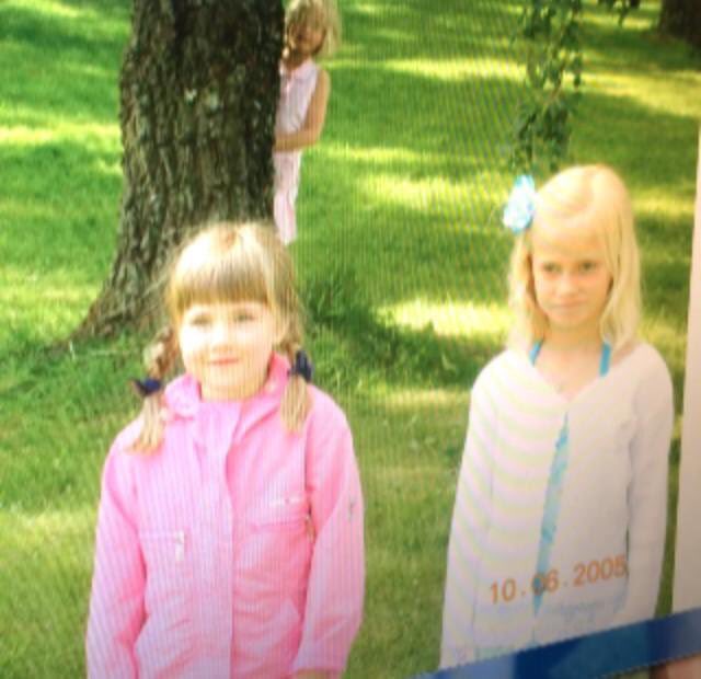 Linanilhammar's tweet photo. Grattis din jävla stjärna! 18 barre o äntligen värdig brillorna😘 ät massa tårta så ses vi imon! ❤️ @Oliviiasandberg https://t.co/tBoSfcIG8A