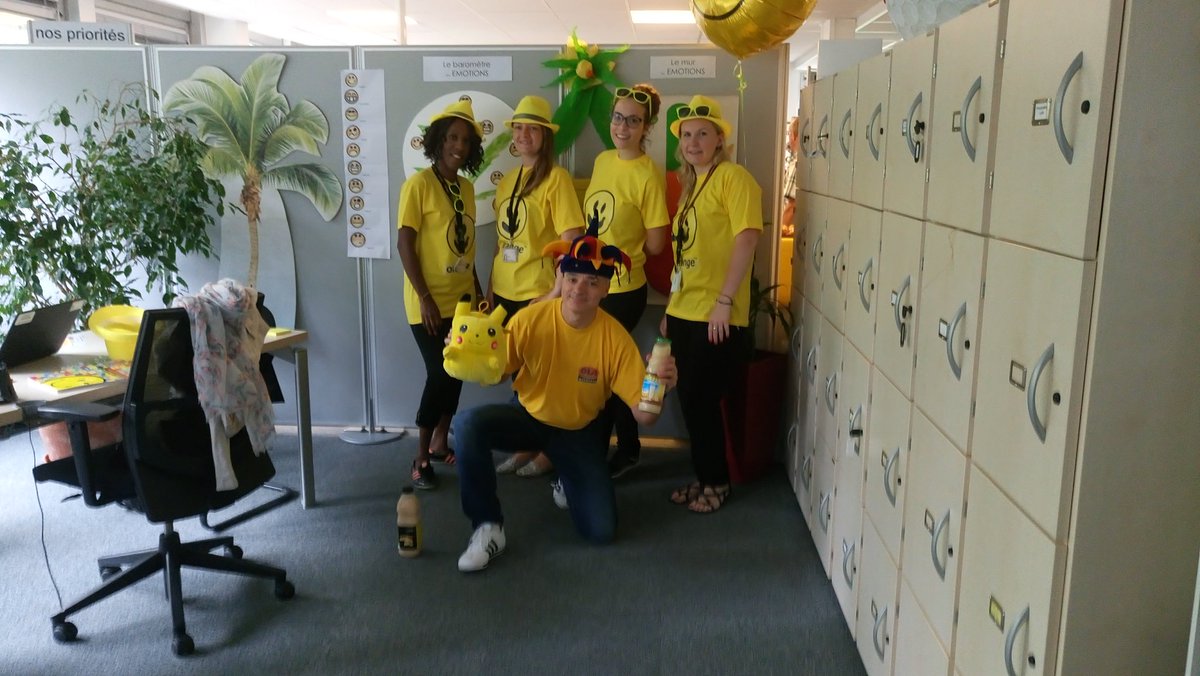 isafournier43's tweet photo. Communauté #monclientetmoi représentée par Fenda et Pauline + adjoints pour la journée Orange a la banane  à Cergy https://t.co/N8UQCHClGl