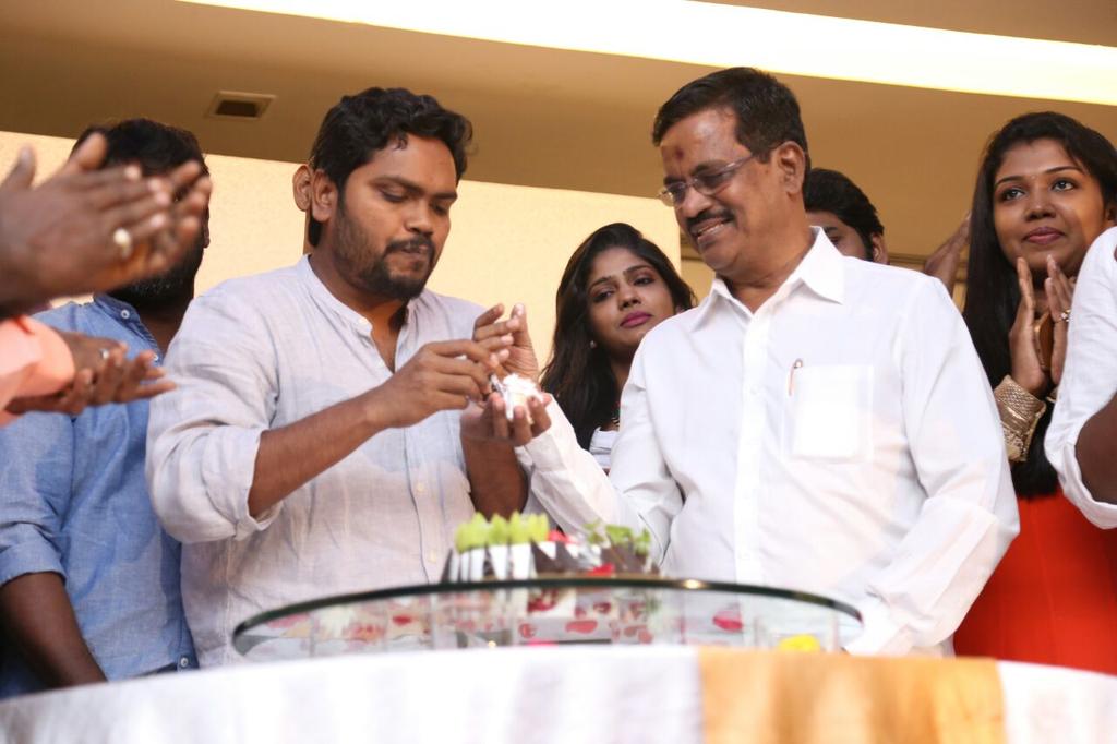 idiamondbabu's tweet photo. #Kabali success press meet photos #Eventgallery @RBSIRAJINI @Rajni_FC https://t.co/HUVY0OOl91