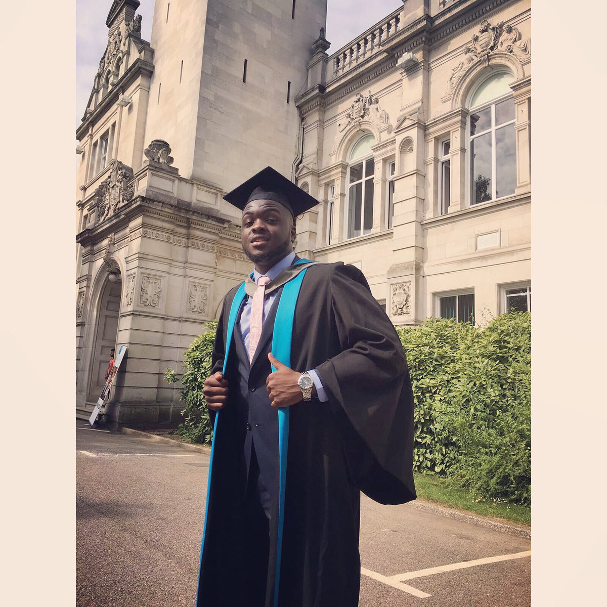 Big_Jest's tweet photo. Don't watch the cap init, graduation flows 🎓 ✔️mommas proud so we made it nigga, real g's do real things #FirstClass https://t.co/eUo1x11djP