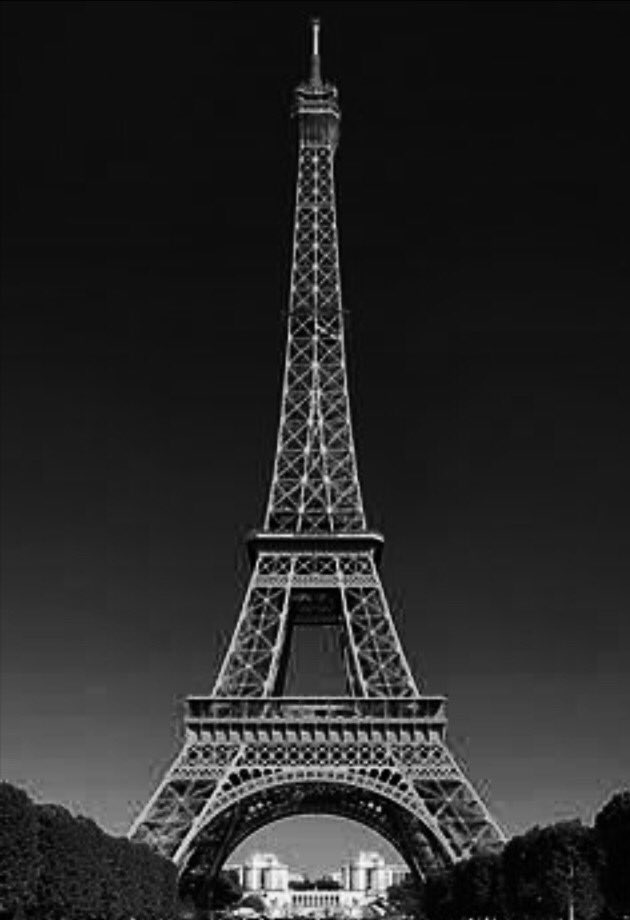 5secondsofsluts's tweet image. Ok so on the left you see Luke hemmings and on the right you see Luke hemmings as well