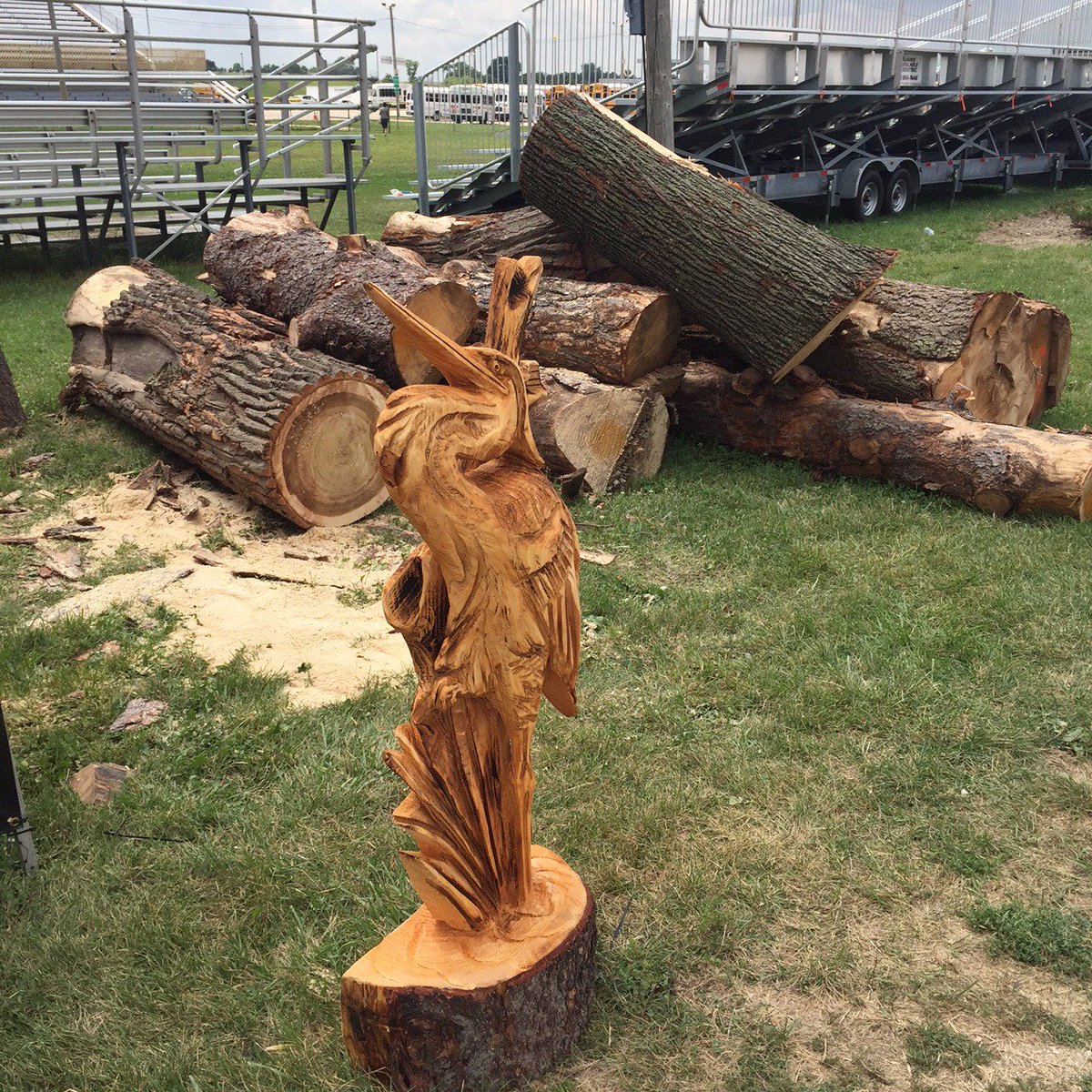 KramerTree's tweet image. Great work from Joe with @bearhollowwc using the logs KTS donated for @DuPageCoFair.