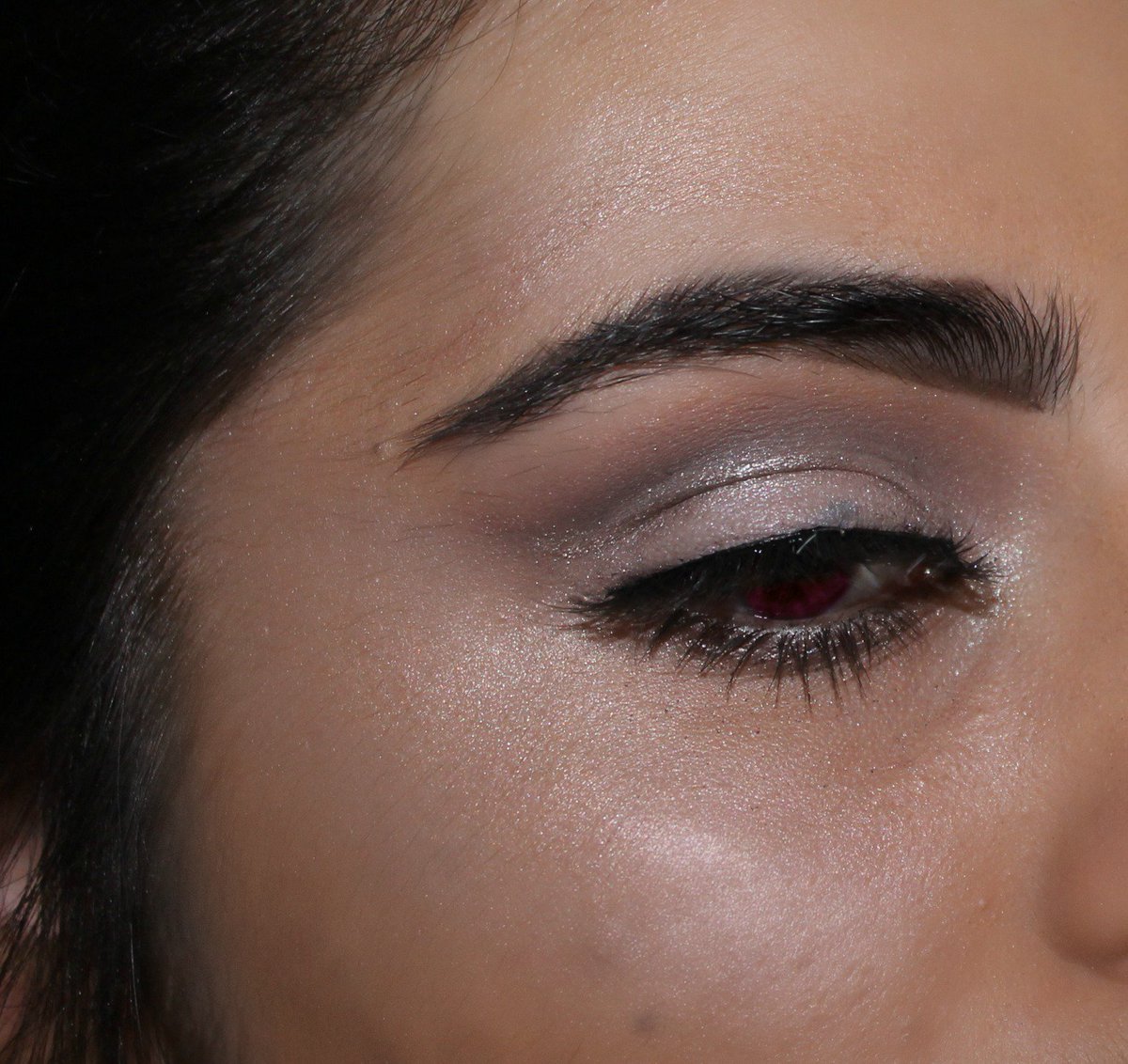 Liasbeautylife's tweet photo. first time stepping out of comfort zone of neutrals #itried 🌌 🌌 ✨ ✨    #GlowKitMUChallenge @glowkit https://t.co/OVe7LpUGfI