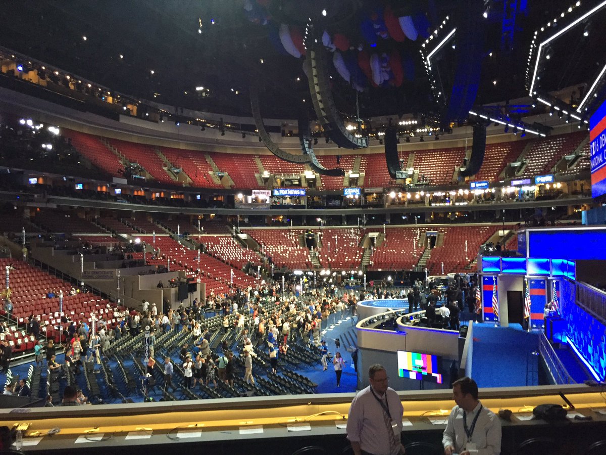 Listening to <a href="/katyperry/">KATY PERRY</a> warm up for the #DNCinPHL tonight 🎙🙎🏻