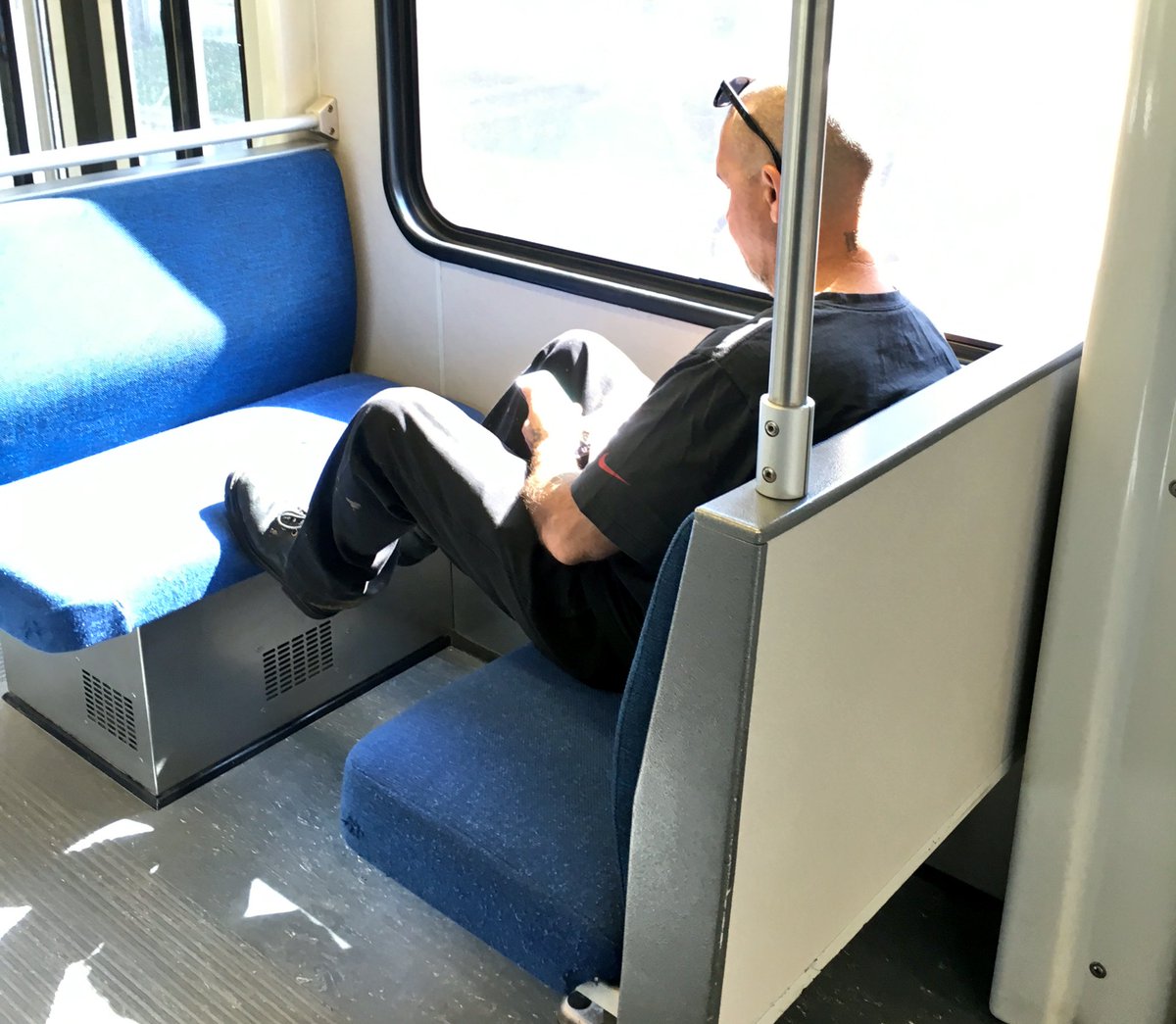UtaFeet's tweet photo. Needs to be comfortable while looking at his phone.
#train #feetonseat #feetontheseat #utafeet #uta #trax #utatrax https://t.co/HnoEaGQEUV