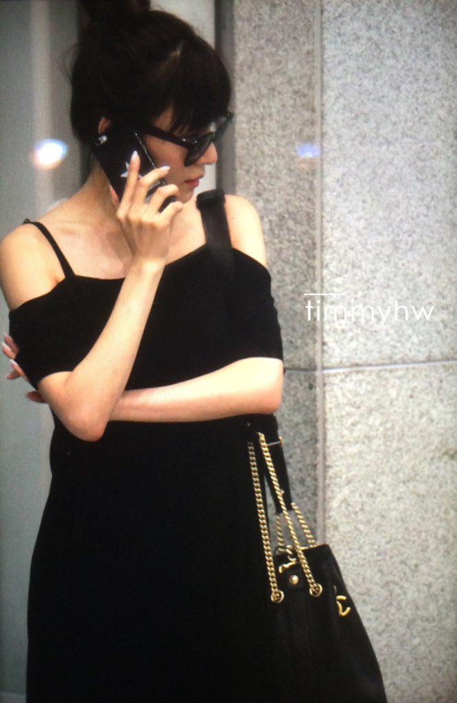 [PIC][29-07-2016]Tiffany trở về Hàn Quốc vào sáng sớm nay Coe_8RkVUAAC4M1