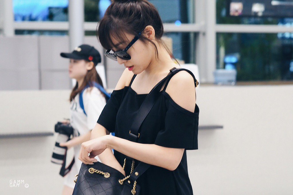 [PIC][29-07-2016]Tiffany trở về Hàn Quốc vào sáng sớm nay Coe_H1oVMAAbBv4