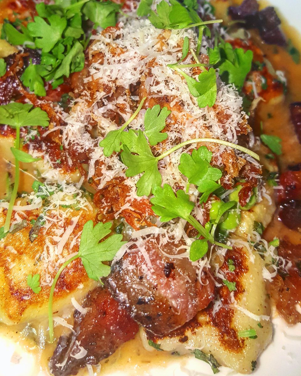 BarrelDC's tweet image. Another Barrel Classic: @ChefGFleming's Fonduta stuffed Gnocchi with Rabbit Carnitas, Roast Fennel, &amp;amp; Bacon Lardons!