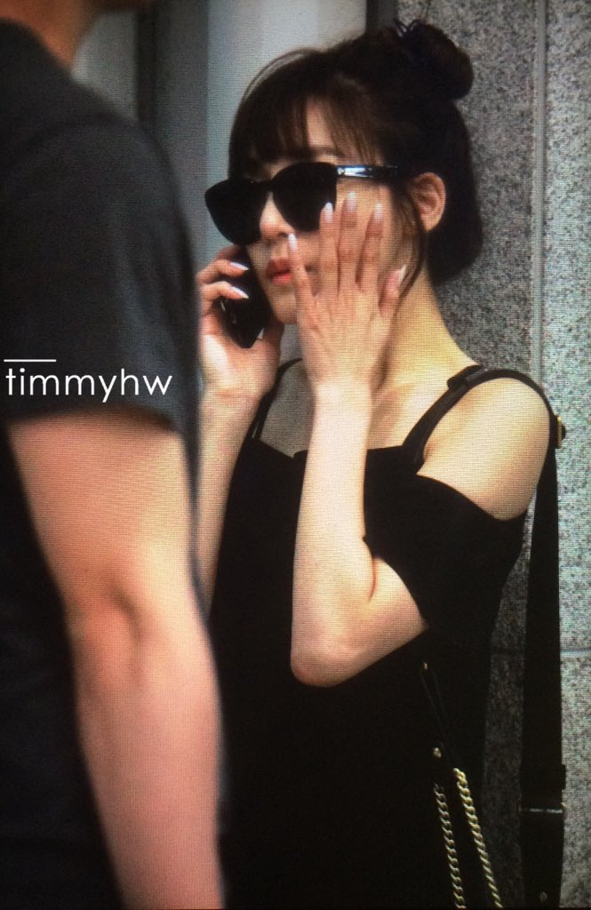 [PIC][29-07-2016]Tiffany trở về Hàn Quốc vào sáng sớm nay Coe_x7kVUAAMoMl