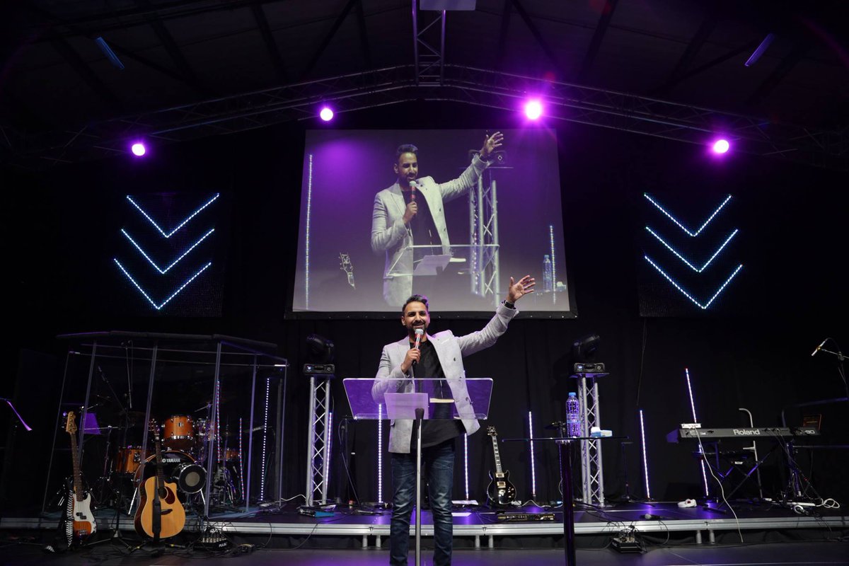 FGenWolves's tweet photo. "We are the army of the living God" - Pastor Rick Kaul #WeAreOne #FG16 #FrontlineGeneration https://t.co/U0XJCcs42l