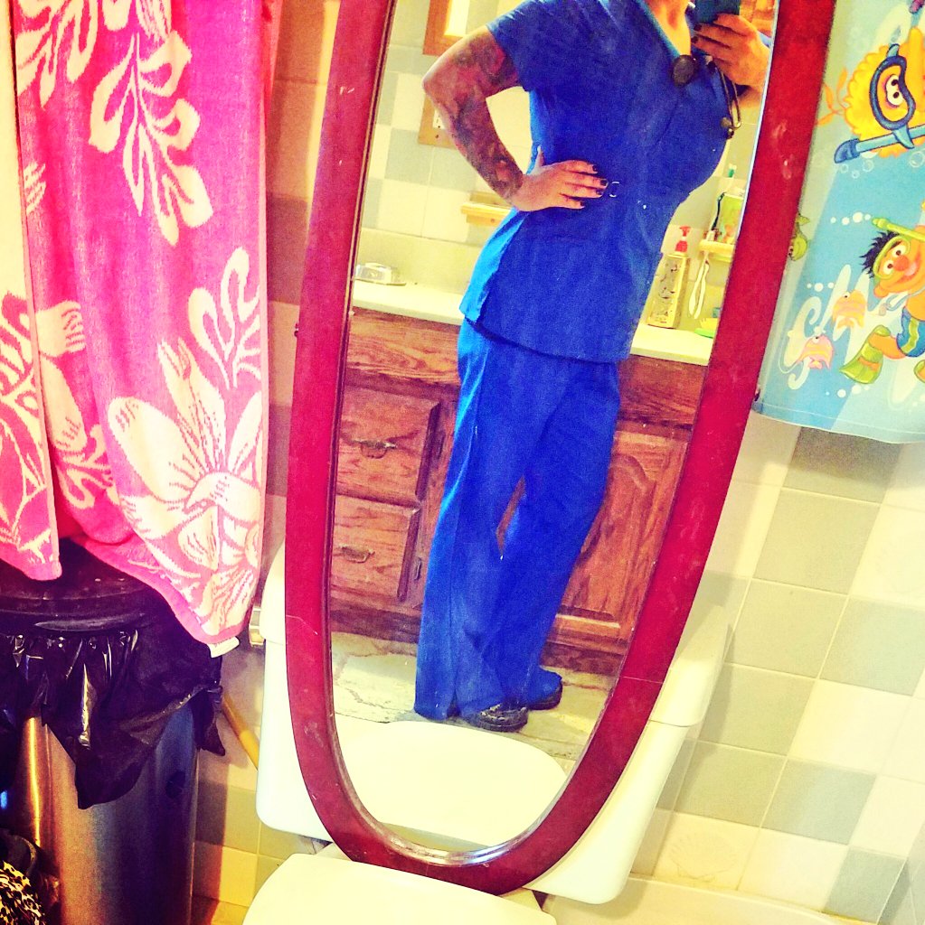 tattooedcna24's tweet photo. #newworkuniform #byebyekhaki #helloroyalblue https://t.co/hhAptAyWBd