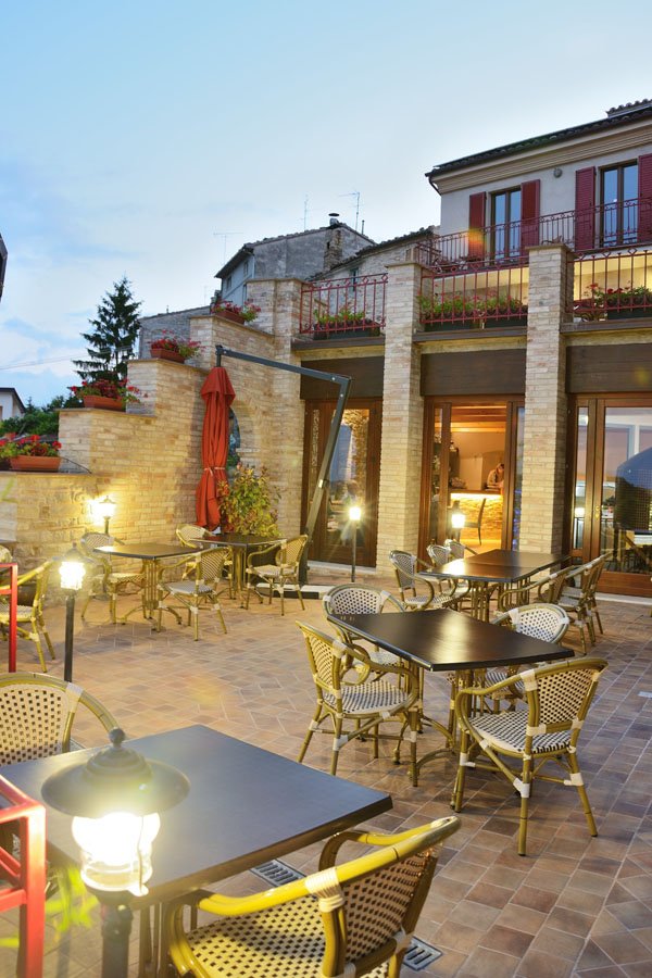 privatevenues's tweet photo. Hotel Leone Montelparo https://t.co/f4LAE9xSdn enjoy #tanquility & views. #luxury #weddings #Italy #corporate https://t.co/gb96InV63o