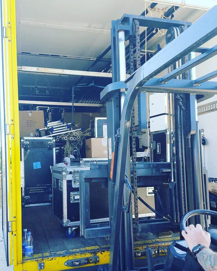 AlphaCrewLtd's tweet photo. #teamwork #team #alphacrew #corporateevents #corporate #ateam #sunny #festival #eventsetting #hardwork #hardworker https://t.co/45AVcQFruK