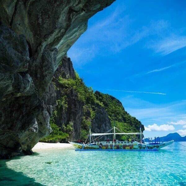 TikTonks's tweet image. Rather be here in the Philippines rn🌴🌊☀️😍
