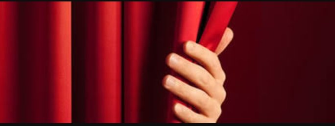 Hayat bir tiyatro rol yapıyoruz ki alkış alıyoruz...

KG. .