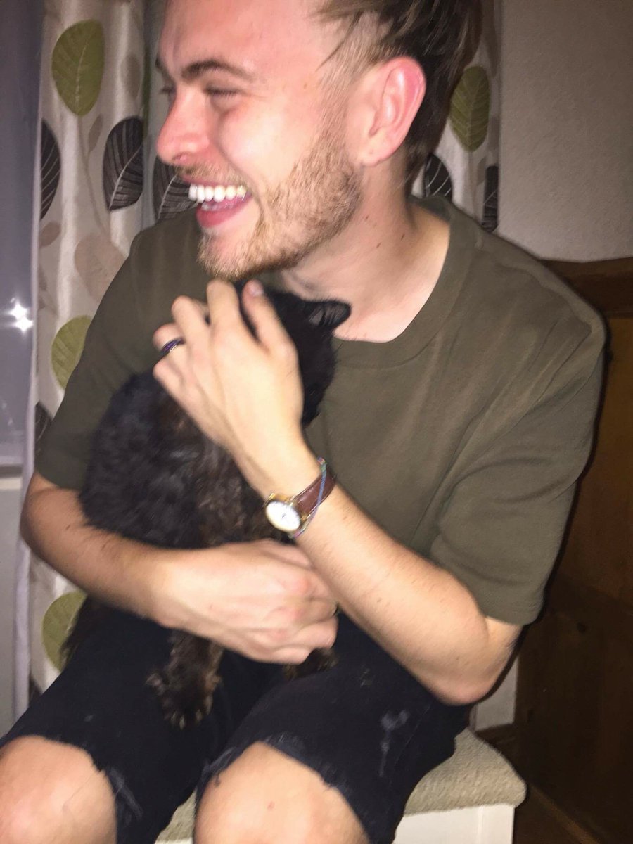 tom_harlock's tweet photo. friend: oh that's just my cat 
me: https://t.co/mwDSCApWIv