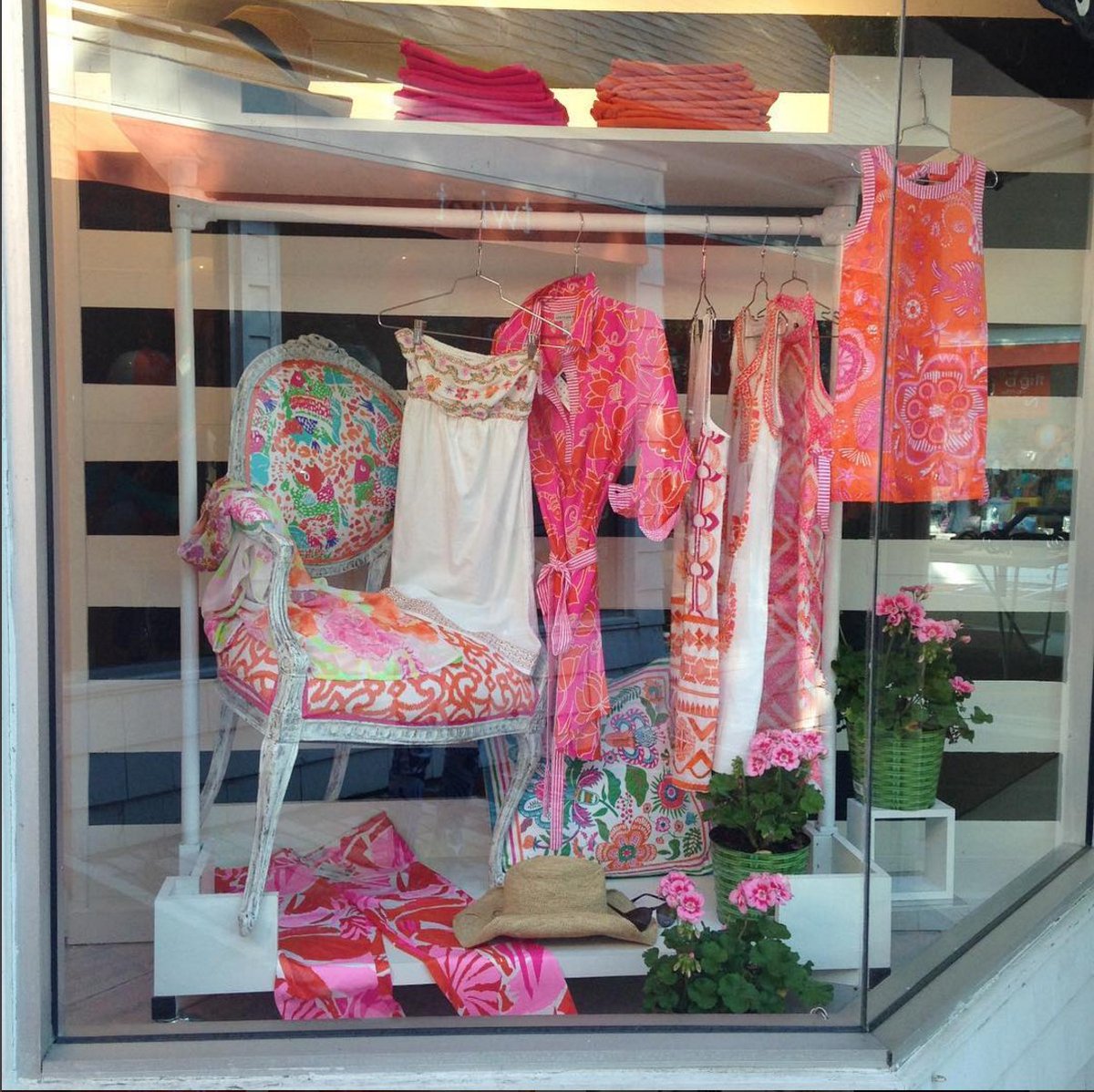 When I was little I adored playing store- I still do🌟