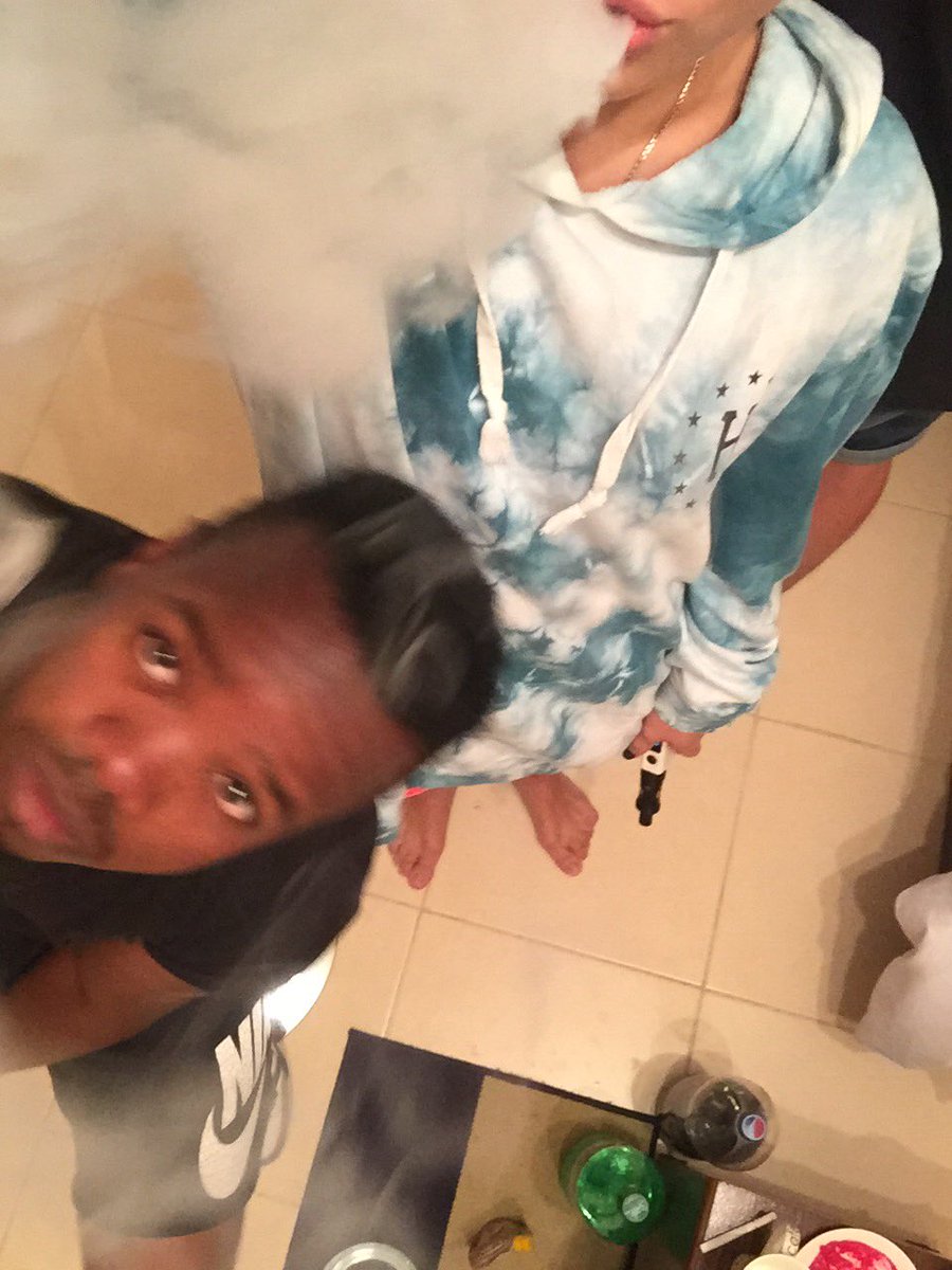 saaaashaaa's tweet image. Джин 🤗💨🌚