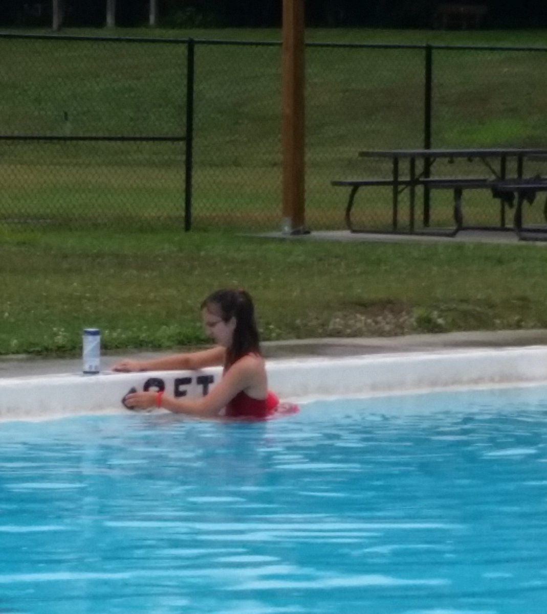 hhwehr119's tweet photo. Adventures in lifeguarding- rainy day edition ✌ https://t.co/4YfqyoFajh