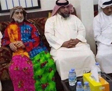 hdh26's tweet photo. الشباب اللي يقلدون البنات غاثينا
انوب شايب يلبس لبس عاجوز https://t.co/I5y75p5taE