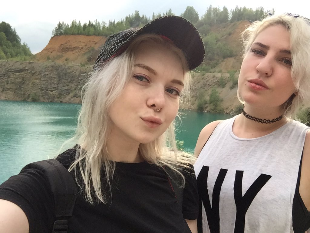 HappyAStar's tweet photo. Ты сначала летаешь как выдра с вышек, а потом не можешь встать из-за боли в груди мдээ https://t.co/FA2SbXusUr