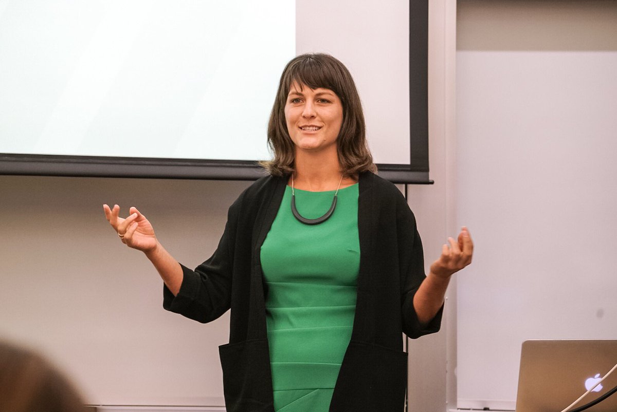 entrecenter's tweet photo. "It's better to start small than not start at all" - Hannah Pechan on social enterprise in small business #Bizaroo https://t.co/oPdbgkFKRP