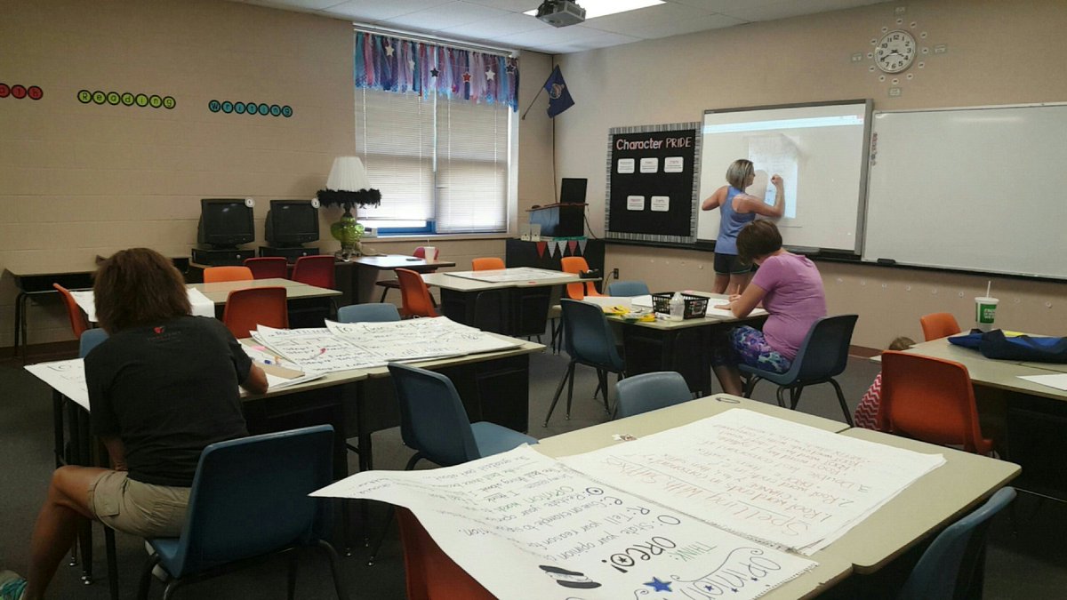 PaulaSears14's tweet photo. Third grade teachers working hard! #268PLN #CESPLN https://t.co/c9f0GrBLKX