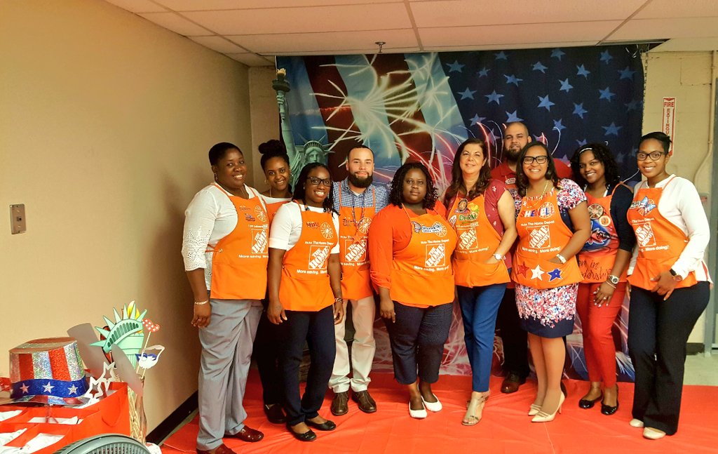 meg_chapman79's tweet photo. Awesome D332 #District and ASM team @AlizdelR @SL_leighton @hdbosslady @Tookoolkay @shells2016 https://t.co/xtgXTko5Ex