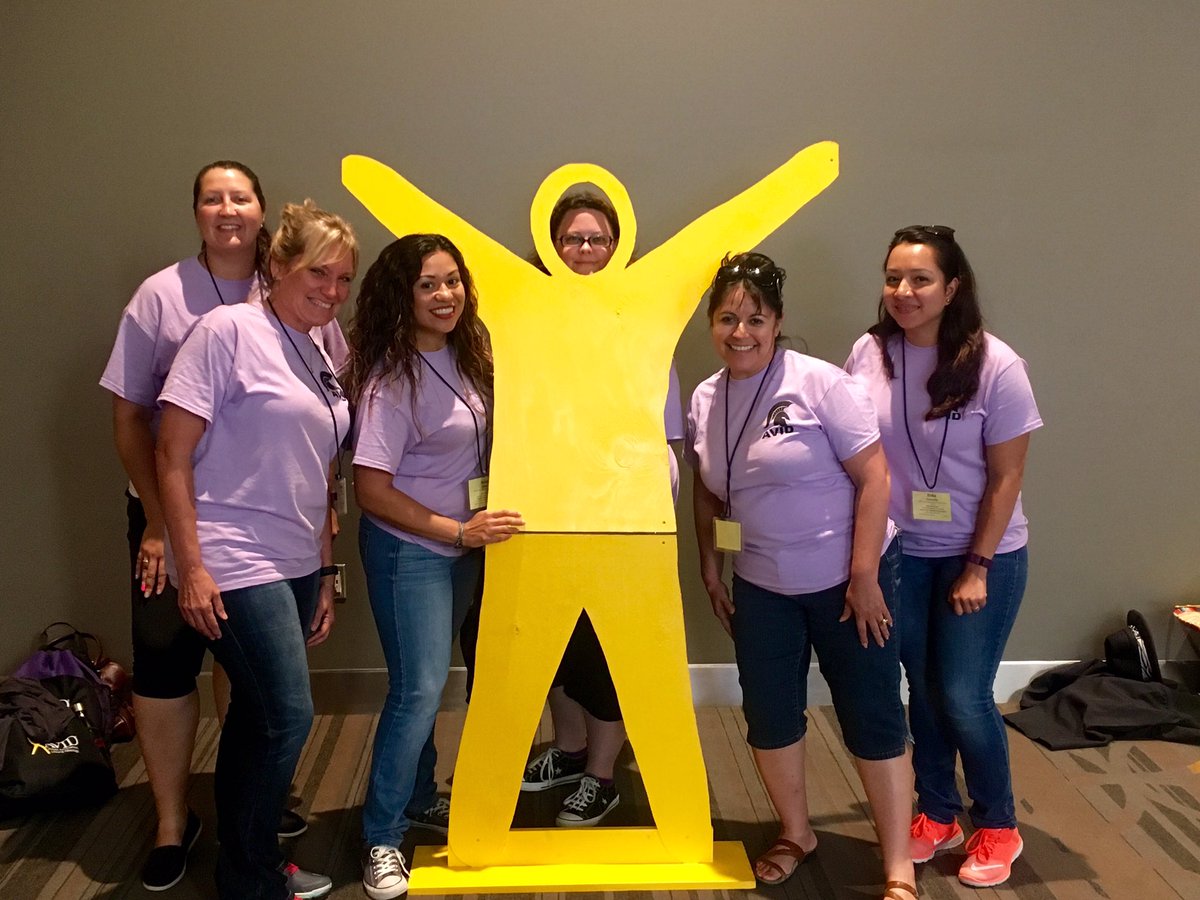 ImpactJHollis's tweet photo. AVID Divas!!  Impact ECHS- Goose Creek CISD #AVIDSI16 https://t.co/fw6HXgBT4H