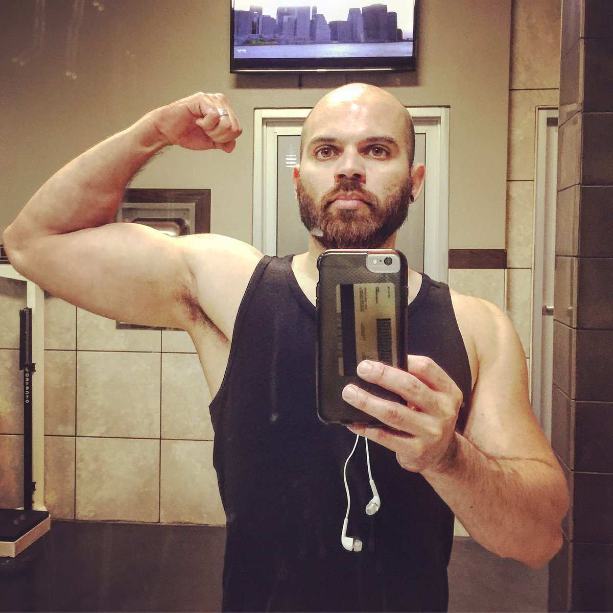Danlift's tweet photo. Getting shit done today! https://t.co/THZ3EwdkDT