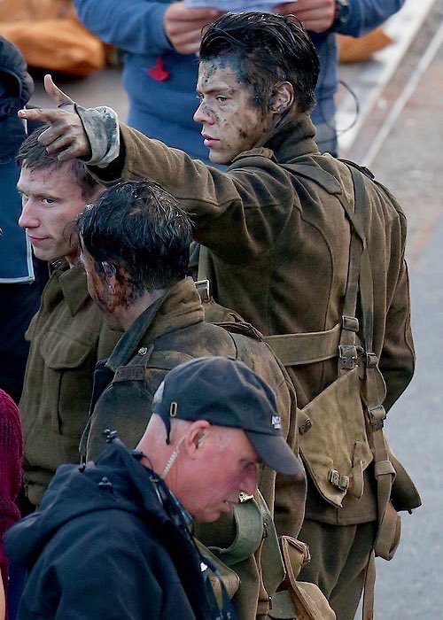 Harrysabbs's tweet photo. Harry: *pew pew* 
Me: https://t.co/L48QZikDNk