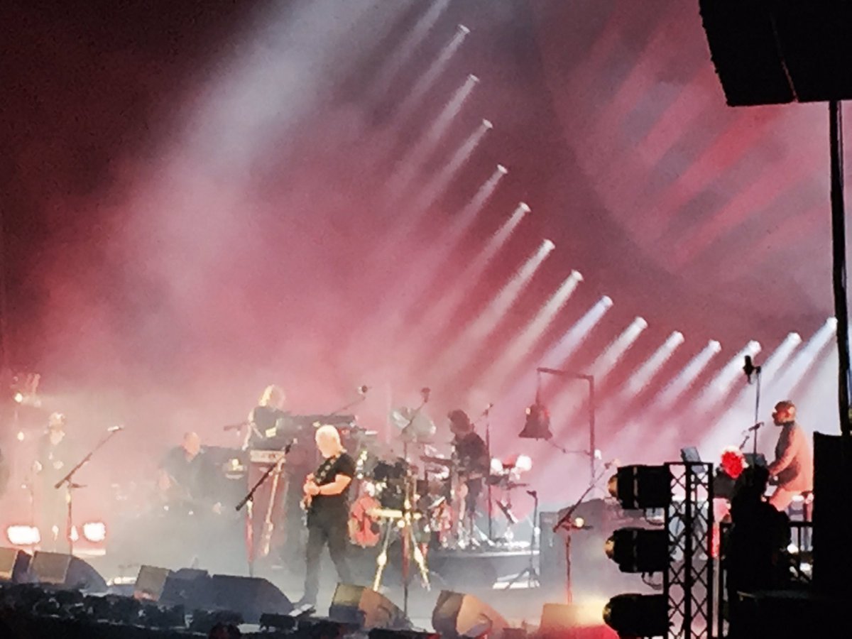 DDewals's tweet photo. Melancholic dreaming by David Gilmour. Classic! @ovanderijst @peter_maenhout https://t.co/DZJMndL9T0