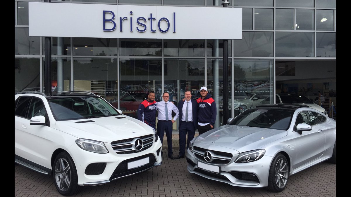 OfficialMBVIPUK's tweet photo. Thank you for your business @jfordrob and @LegOfLam, enjoy! #MercedesBenzVIP https://t.co/FKztuMZFyh