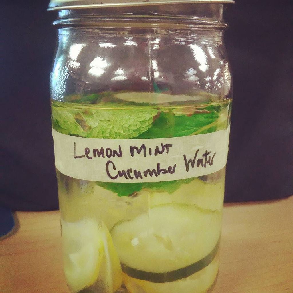 newjourney50's tweet photo. Infused water, my new hook. #vegan #veganreset #crueltyfree #createmylife #nomoreexcuses #… https://t.co/DsdzG83M4g https://t.co/qWHagmbrQ5