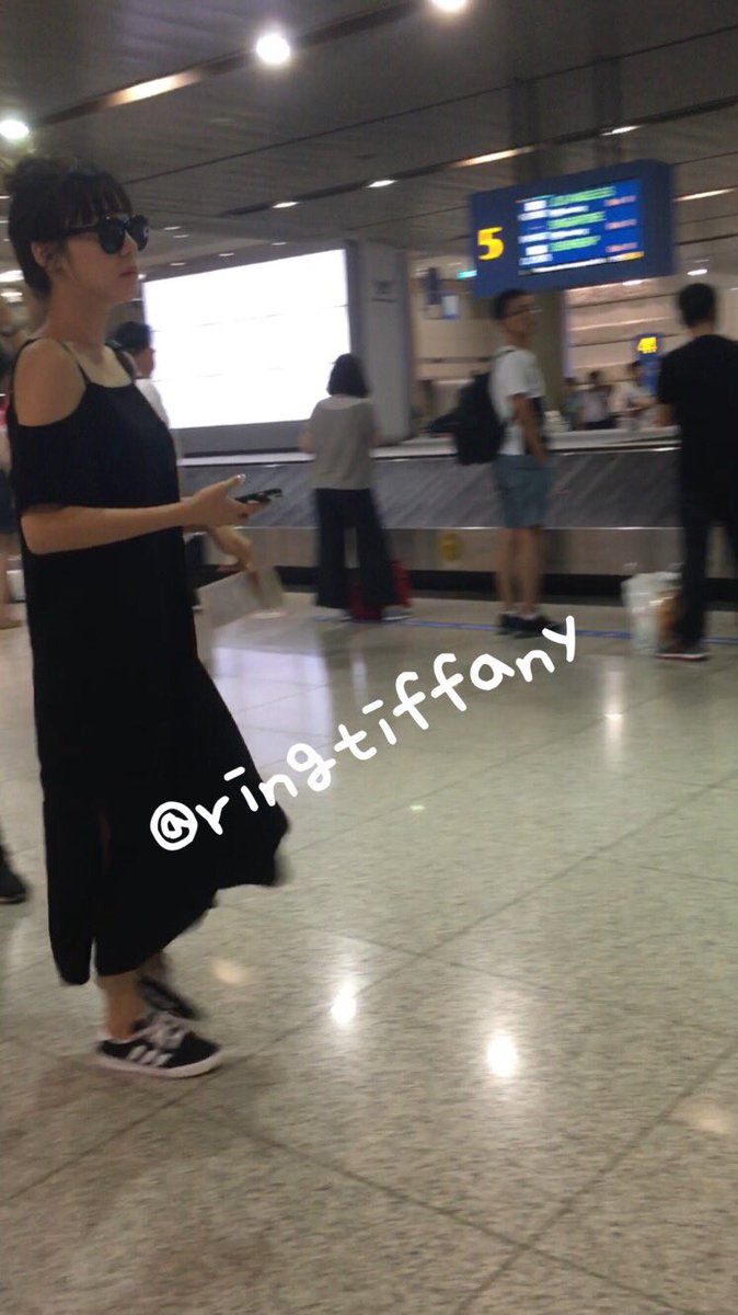 [PIC][29-07-2016]Tiffany trở về Hàn Quốc vào sáng sớm nay CoezRLdUsAApBs-