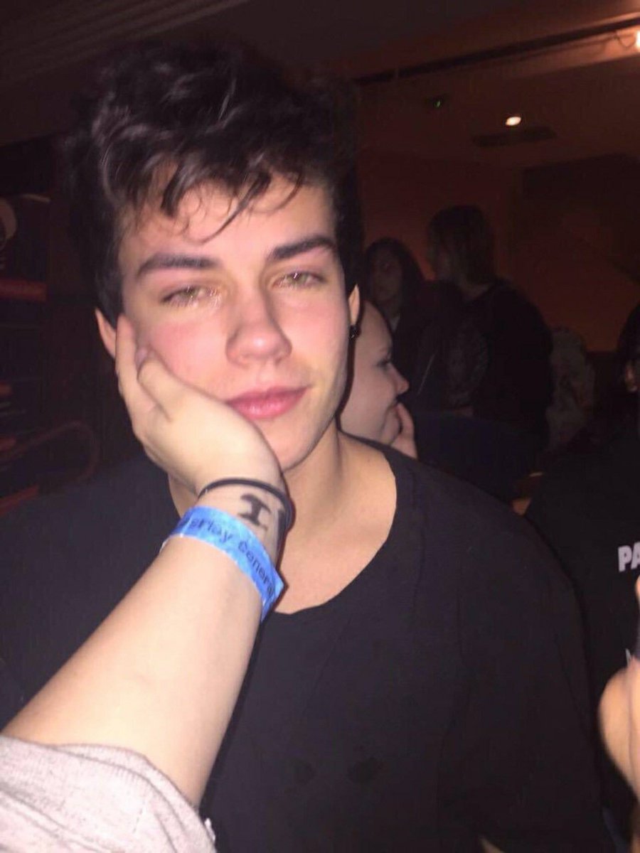 xItsBenjamin_'s tweet image. High.