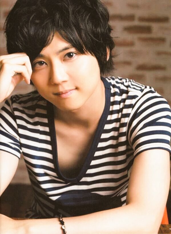 むーみん 祝 立花慎之介結婚 おはようございます 今日は晴れていてとてもいい天気です ですがとても暑いので外出する方は水分補給をしっかり行ってくださいね 今日は梶裕貴さんの画像です