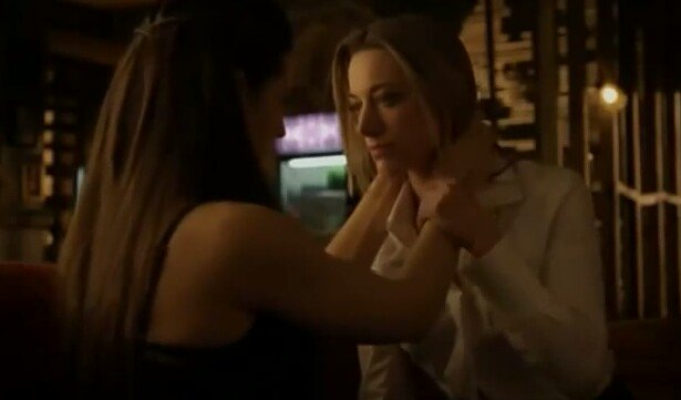 TerriHayes8's tweet photo. #7DaysofLostGirl One of the best episodes ever @Anna_Silk @ZoiePalmer π https://t.co/OZ71NZOJKv