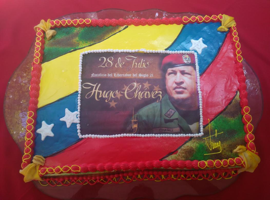 GUAtireGUArenas's tweet photo. #RíoChico. Bajo pepa'e sol y #LaCaLoL, 15 personas picaron #toLta y cantaron cumpleaños a "el libertador" (Foto Alc) https://t.co/aMa34teOE0