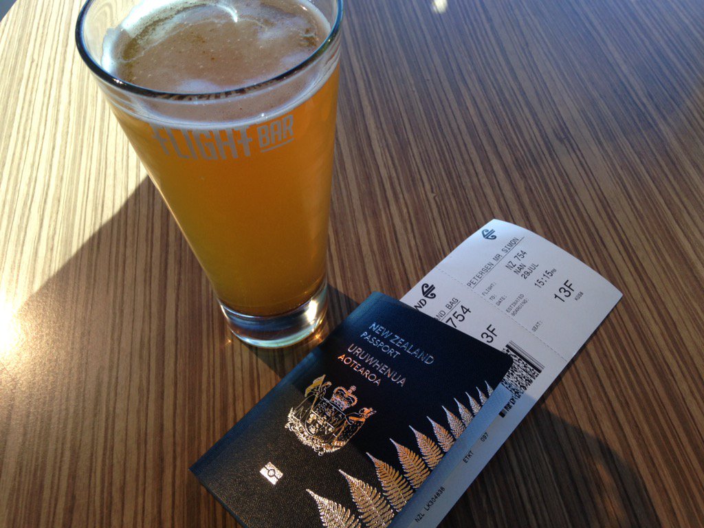 bysimonpetersen's tweet image. In all my travels I've never taken one of these obligatory airport photographs #untilnow #nextstopfiji