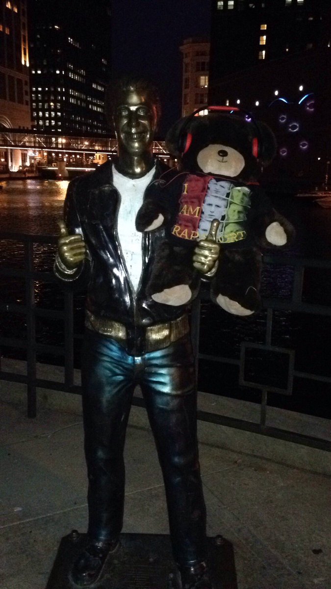 AdverTina's tweet photo. #Rapabear & #BronzFonz statue #Milwaukee @MichaelRapaport @iamrapaporttour TOMORROW at @MilwTurners ! GET TIX NOW! https://t.co/EPOwy2jgIM