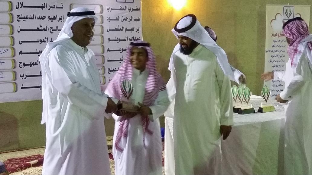 d2011g's tweet photo. مستقبل القرينة ومتطوعوها يستحقون التكريم والشكر..بوركتم شبابنا
#احتفالات_عيد_القرينة_1437 https://t.co/p0NZkvLTqR
