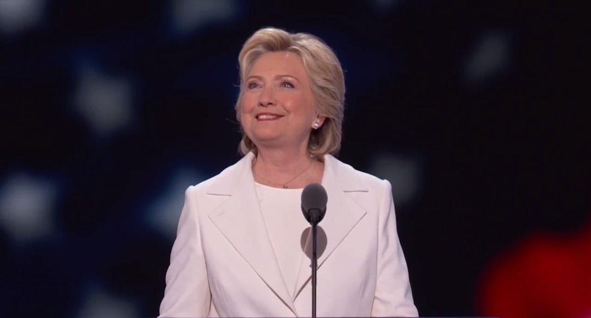 martinberlanga's tweet photo. #HillaryClinton  "nuestros niños observan y a quien elijamos será su Presidente" https://t.co/MIkFg9jlQf