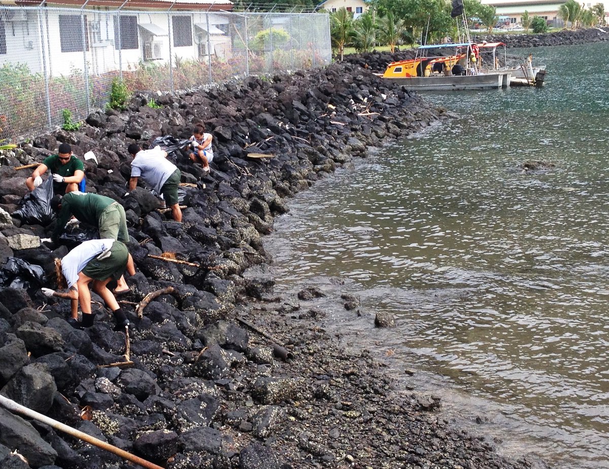 scottburchNPS's tweet photo. Another coastal cleanup today by @NPamericansamoa Hightide line in pic is #singleusecontainers #marinedebris #litter https://t.co/zJJwkbEZvZ