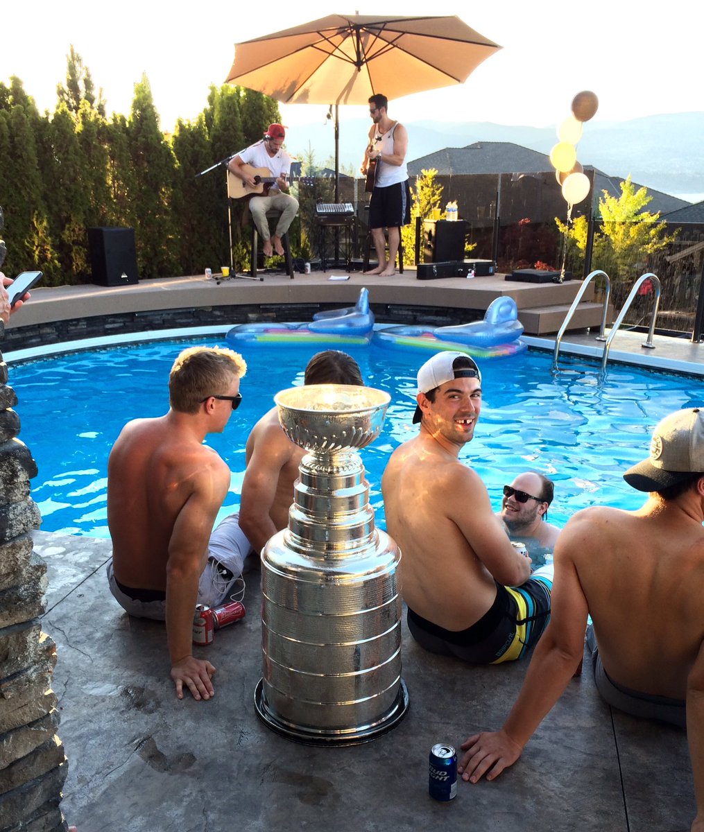 keeperofthecup's tweet image. Justin Schultz - Reaping the rewards with his buddies! (Kelowna, BC) #stanleycup @penguins @NHL @HockeyHallFame